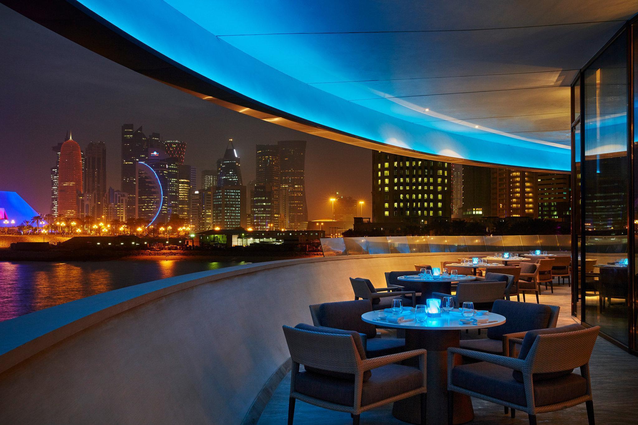 Four Seasons Hotel Доха Экстерьер фото The Address Lounge at Dubai International Airport