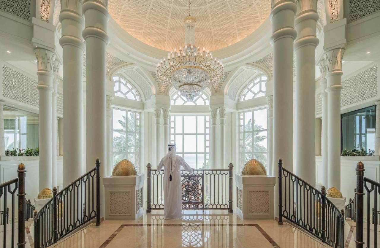 Four Seasons Hotel Доха Экстерьер фото The hotel's lobby