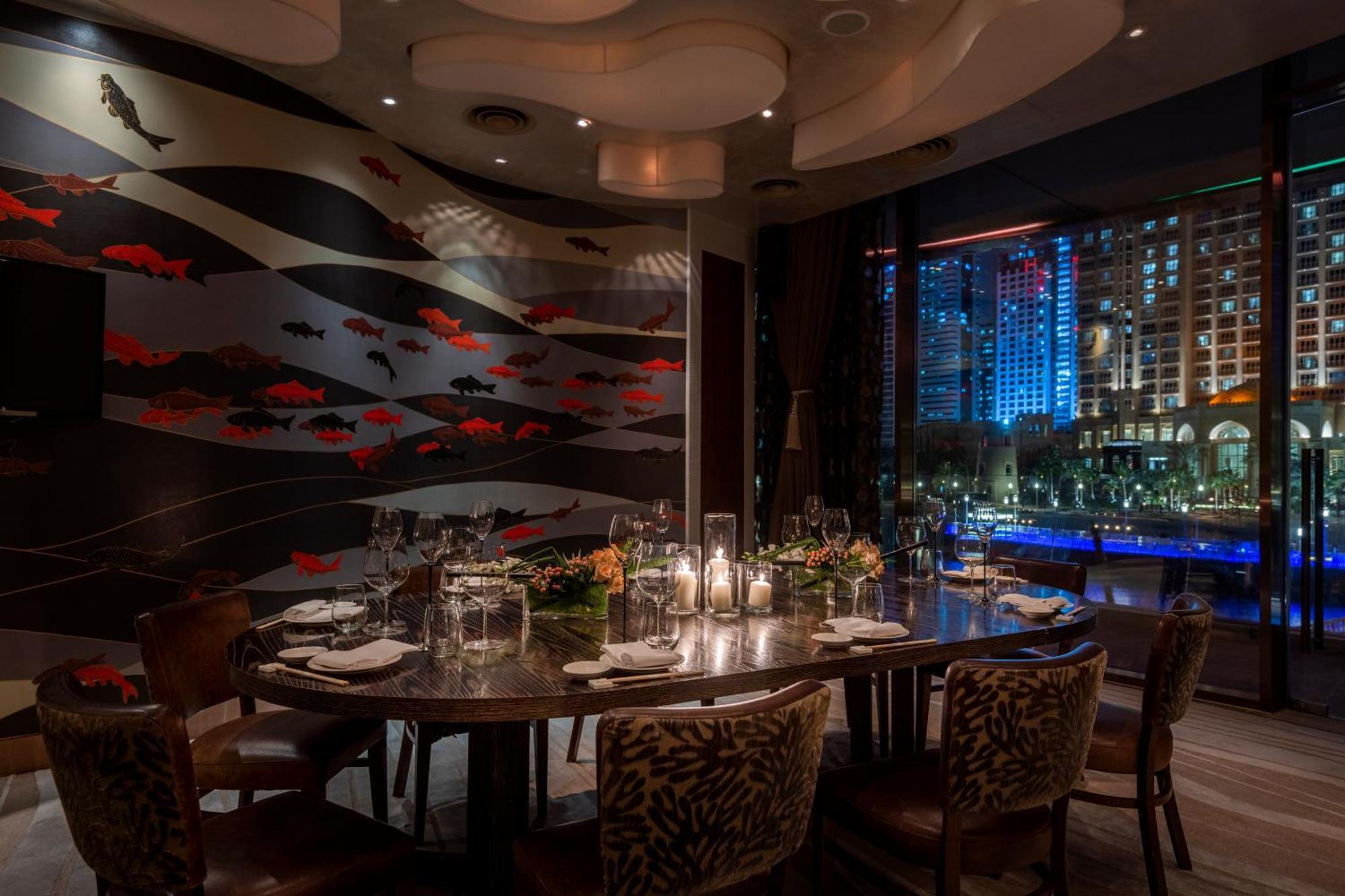Four Seasons Hotel Доха Экстерьер фото Private dining room at the restaurant