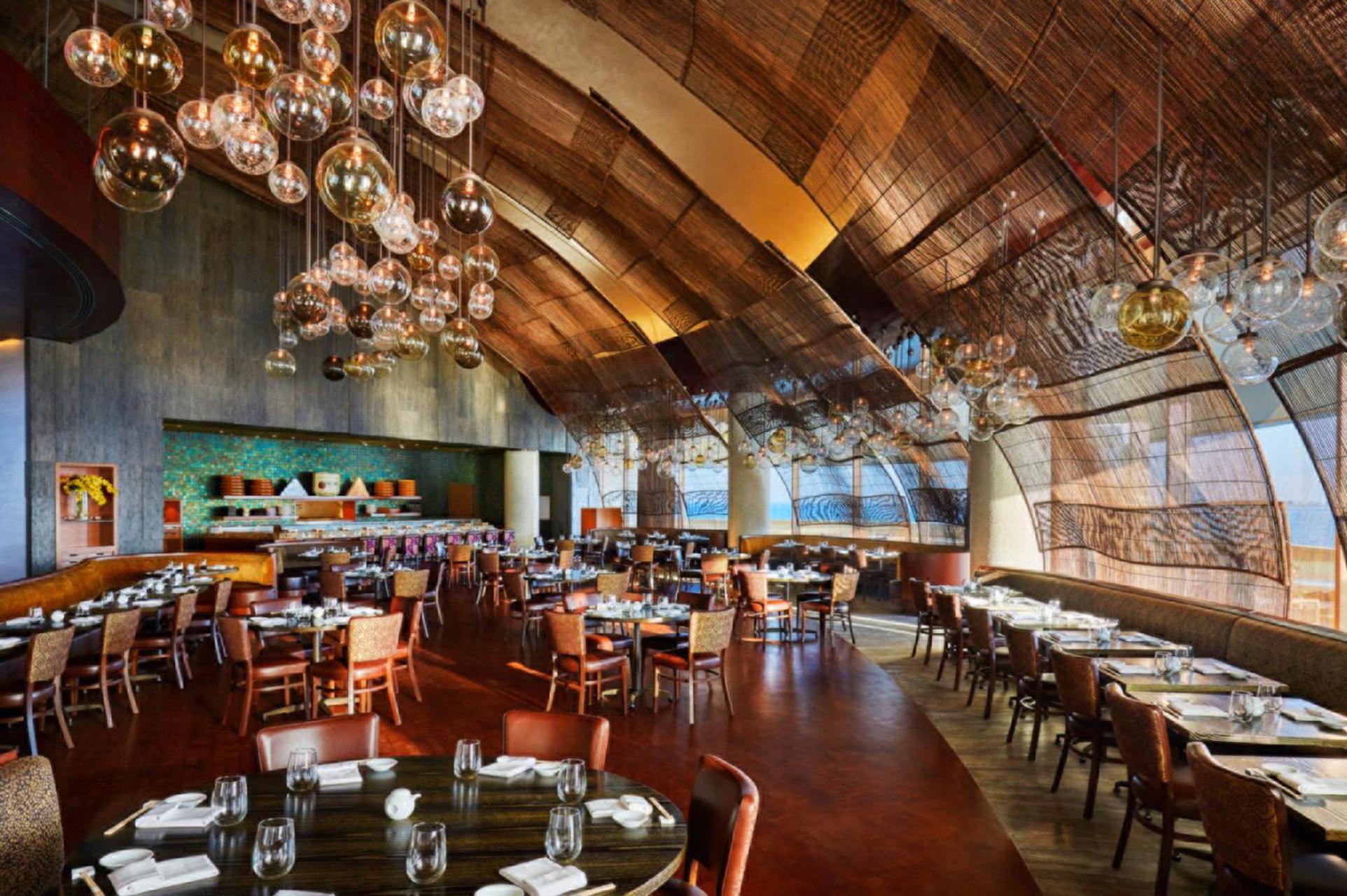 Four Seasons Hotel Доха Экстерьер фото Interior of the restaurant