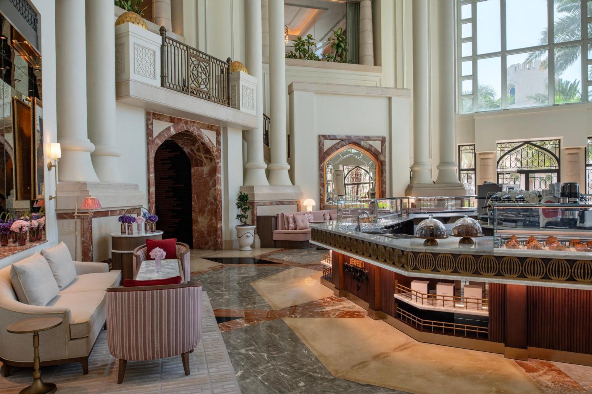 Four Seasons Hotel Доха Экстерьер фото The lobby